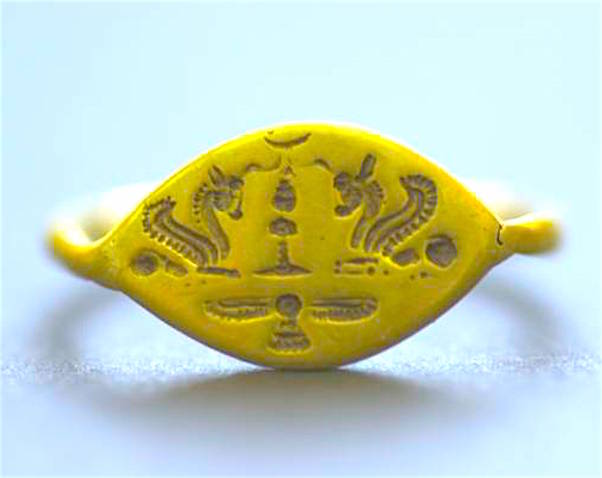 achaemenid_golden_signet_ring_from_saudi_arabia