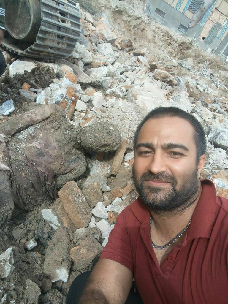 selfie_with_mummy_of_reza_shah_the_great